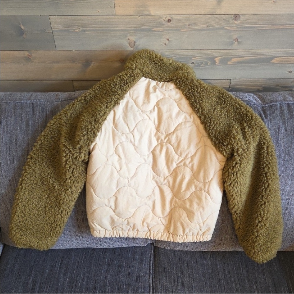 Universal Thread Two-Tone Sherpa Jacket - Picture 3 of 10